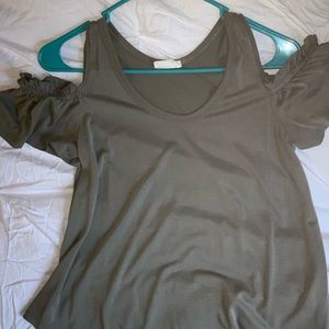 On the shoulder/off the shoulder olive green shirt